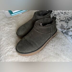 Ugg Ultra Mini Olive Green
